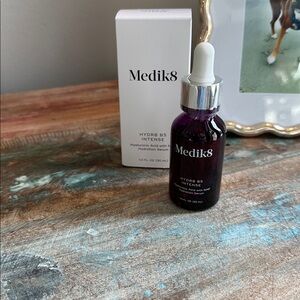 $72 retail Medik8 hydr8 B5 intense